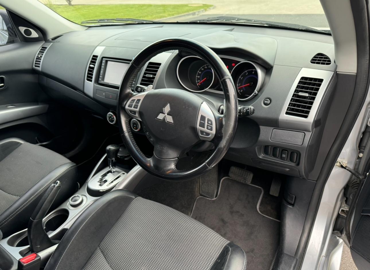 Mitusbishi Outlander RX