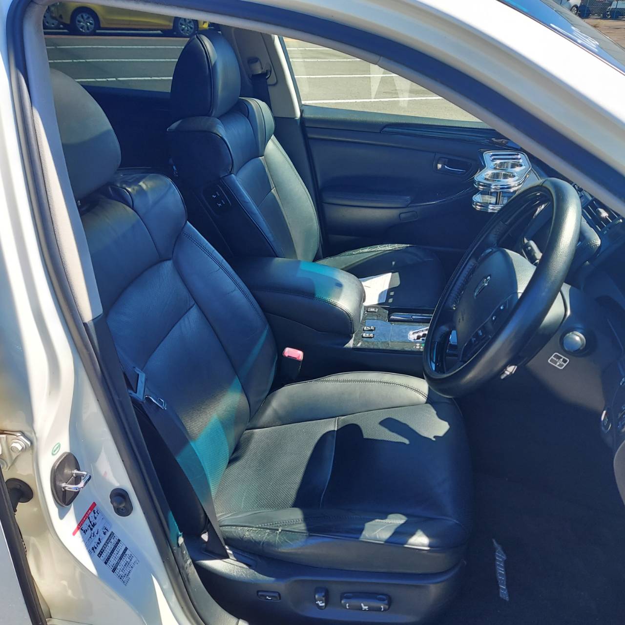 Toyota Crown Athlete