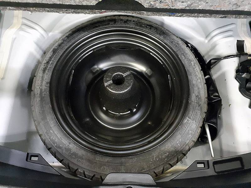 Toyota Vitz Hybrid Sporty U Package