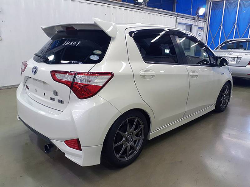 Toyota Vitz Hybrid Sporty U Package
