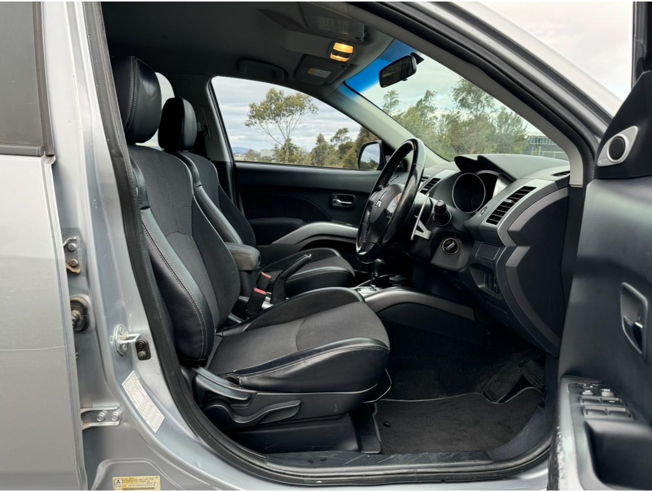 Mitusbishi Outlander RX