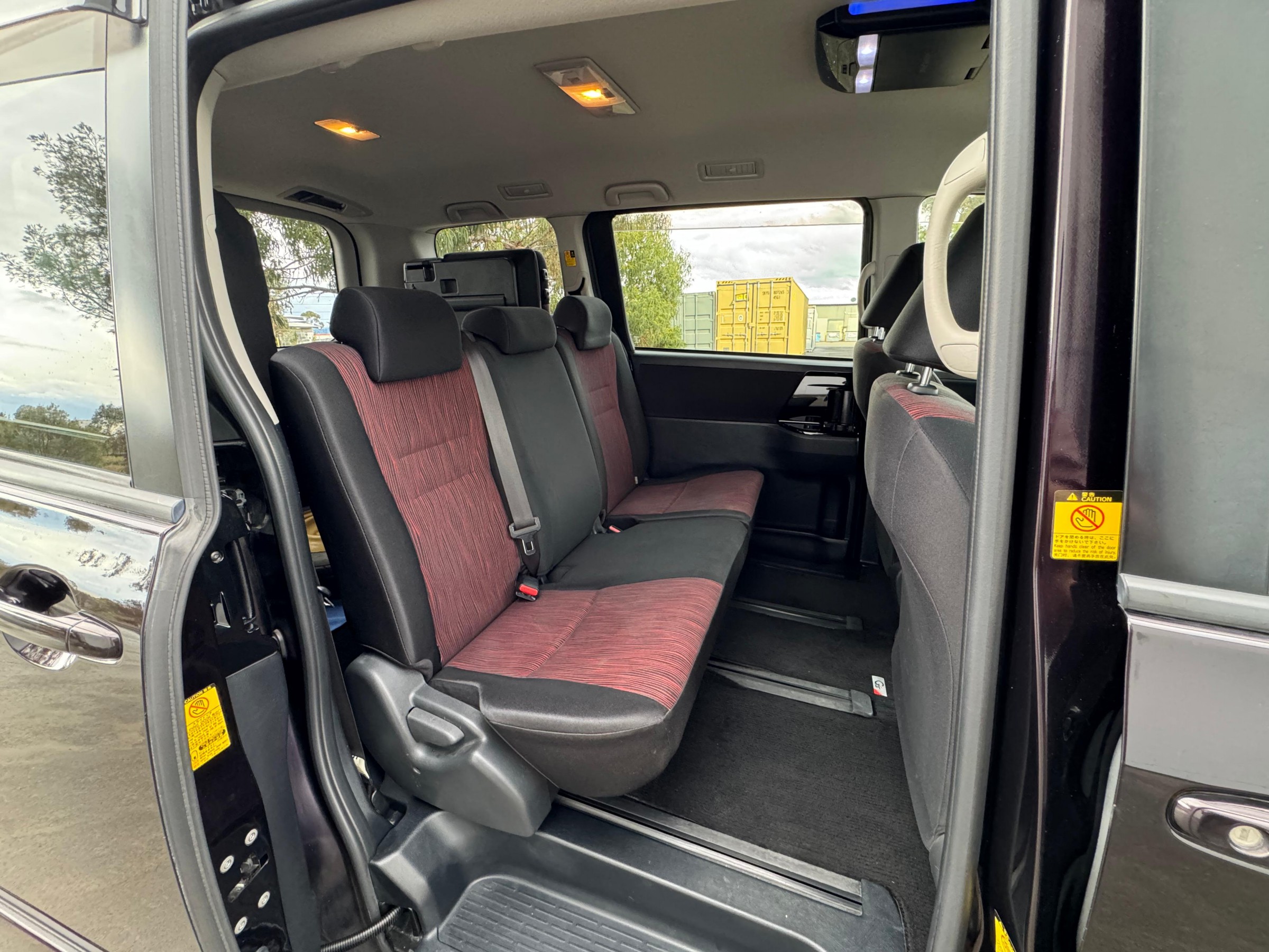 Toyota Voxy G’S Edition