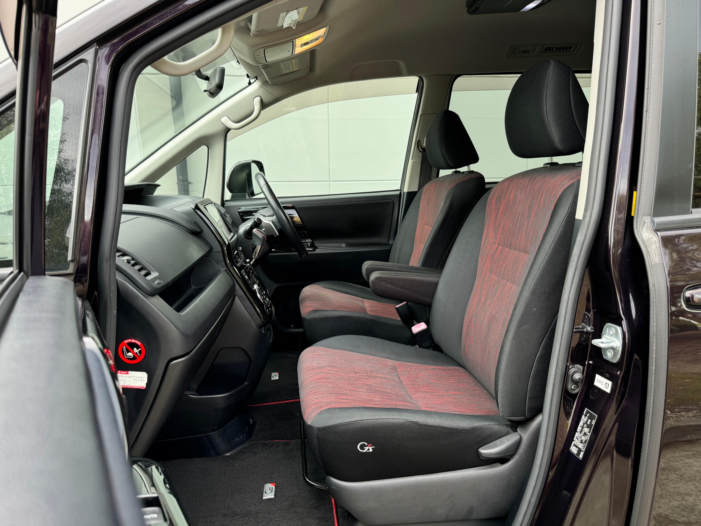 Toyota Voxy G’S Edition