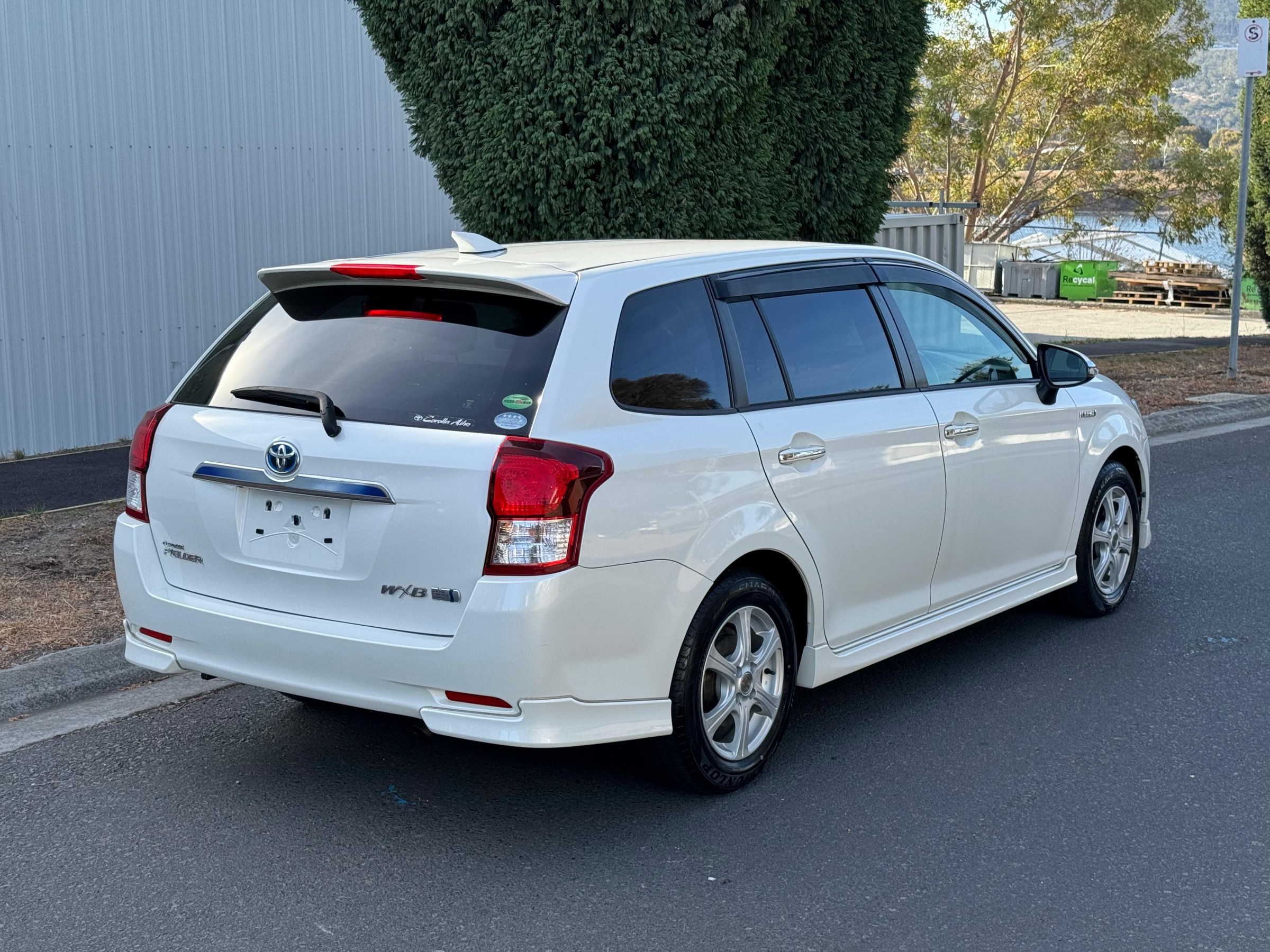 Toyota Corolla Fielder Hybrid