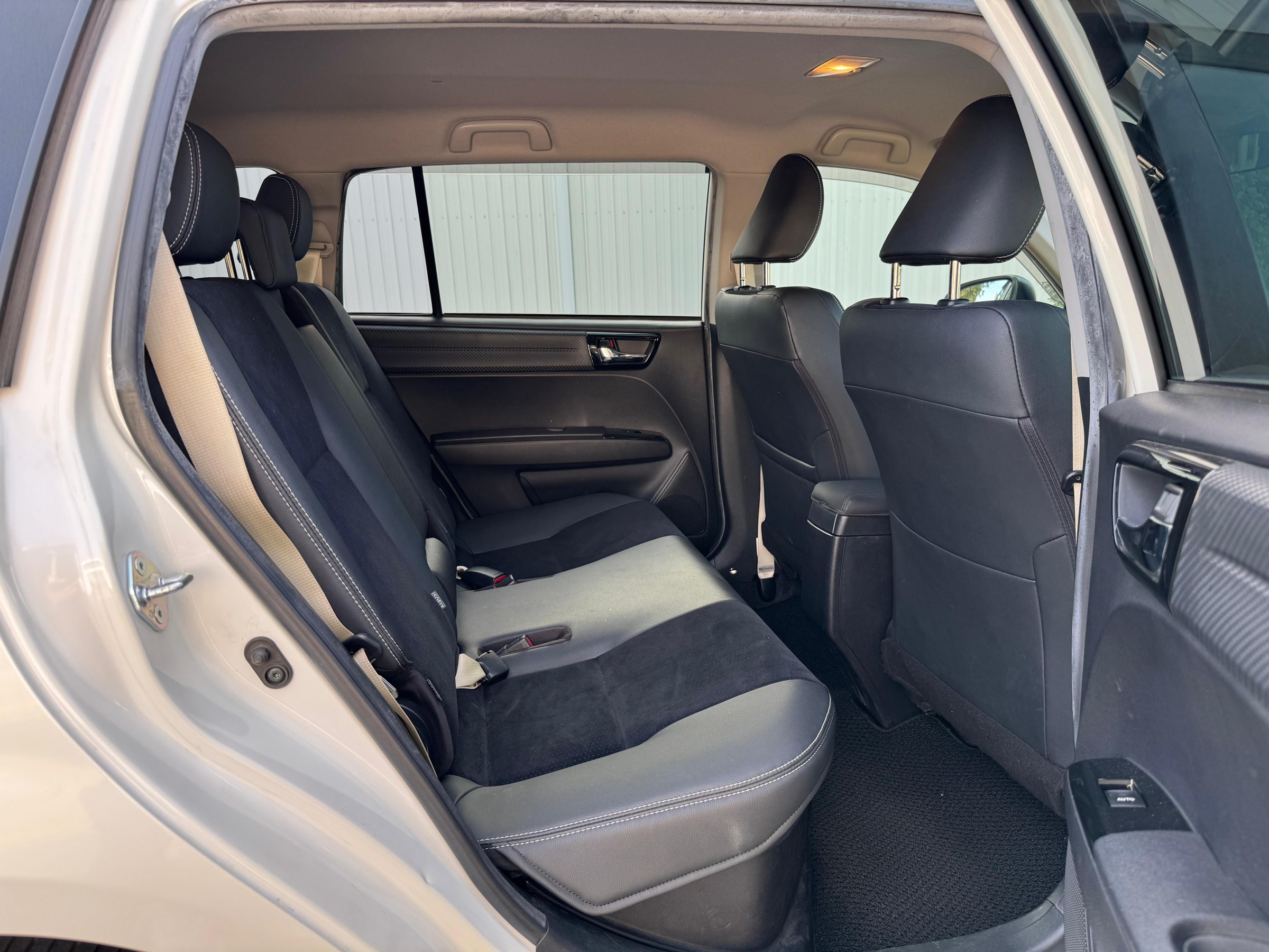 Toyota Corolla Fielder Hybrid