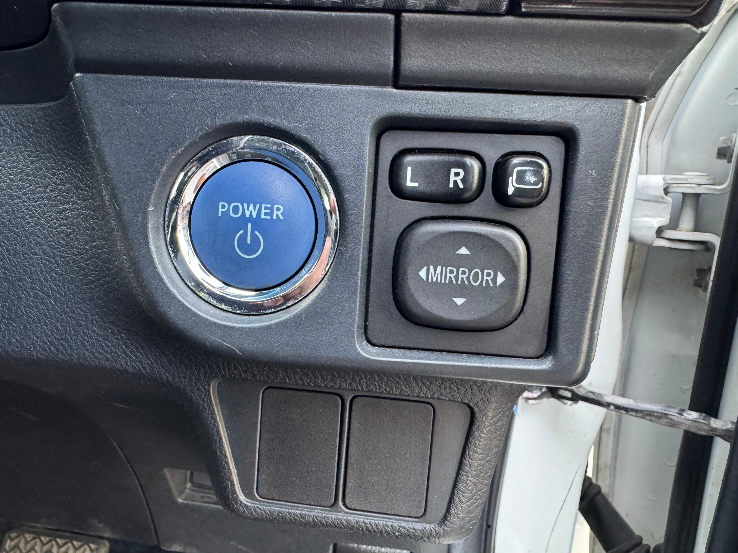 Toyota Corolla Fielder Hybrid