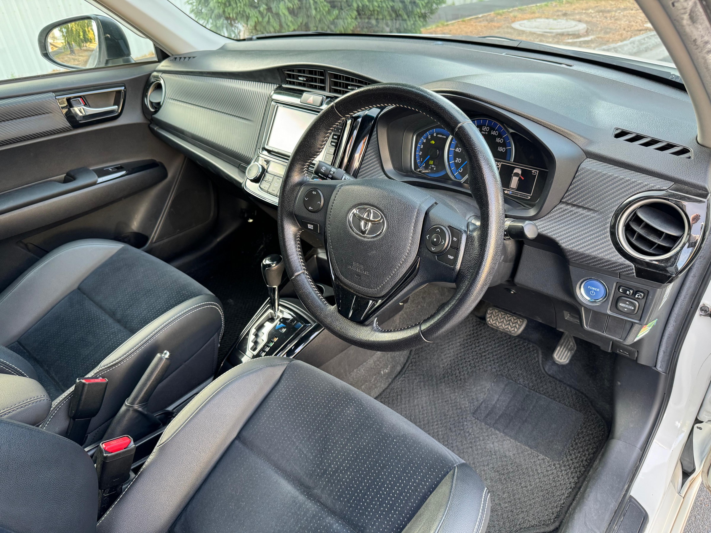 Toyota Corolla Fielder Hybrid