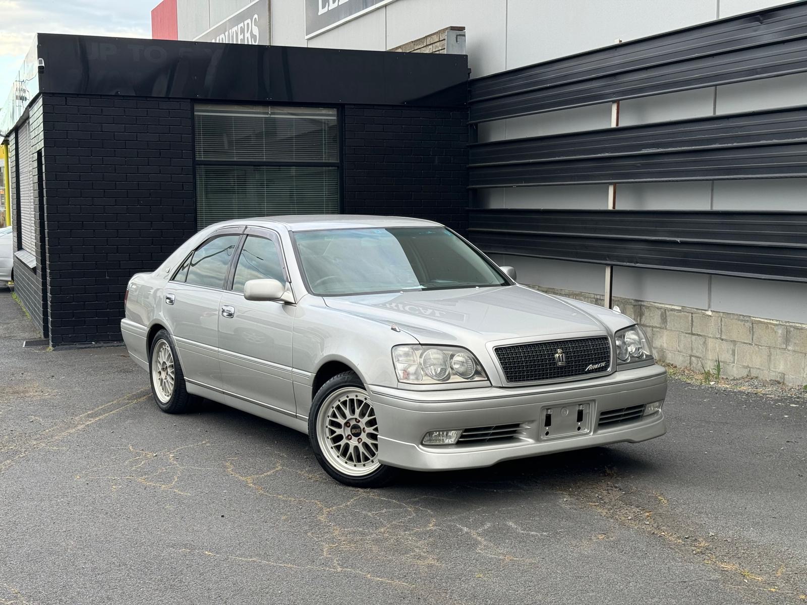 Toyota Crown Athlete V