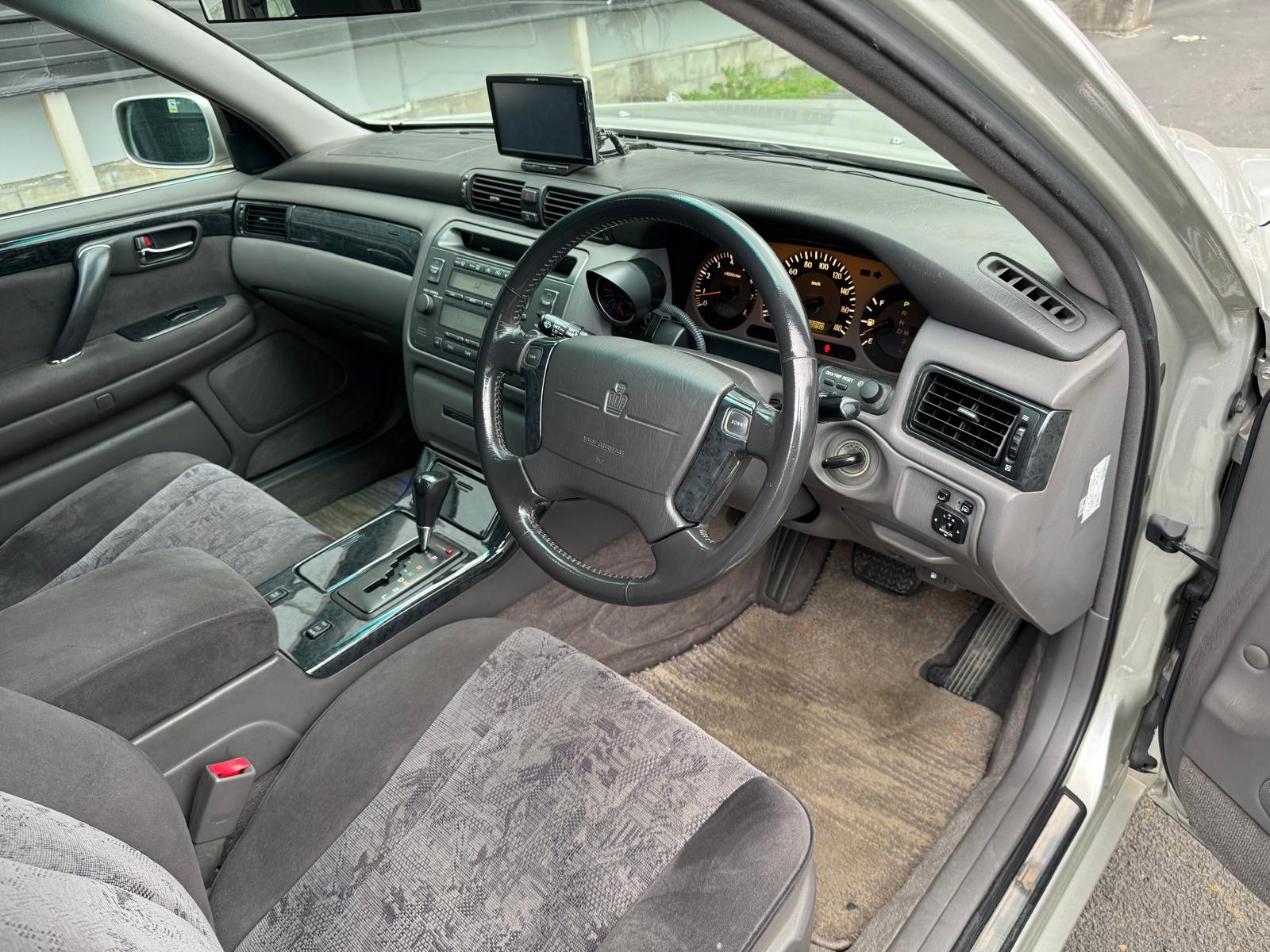 Toyota Crown Athlete V