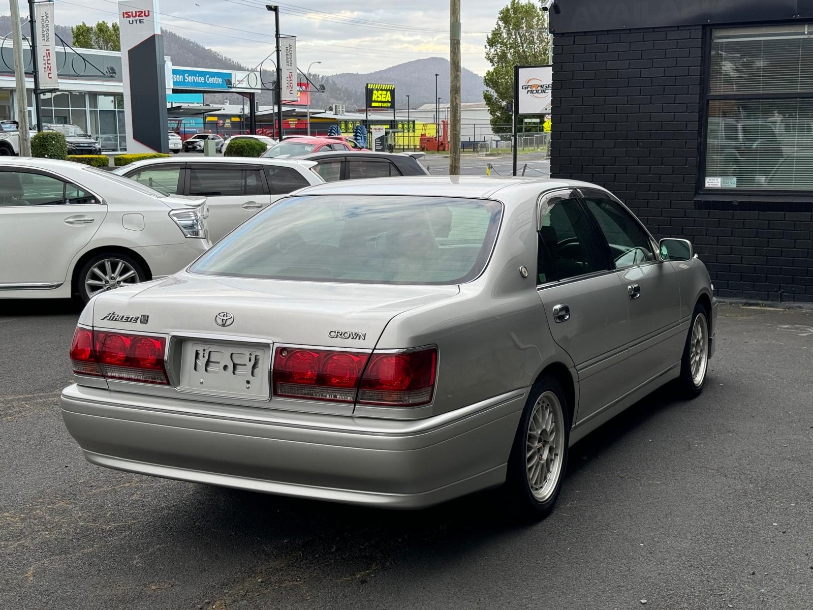 Toyota Crown Athlete V